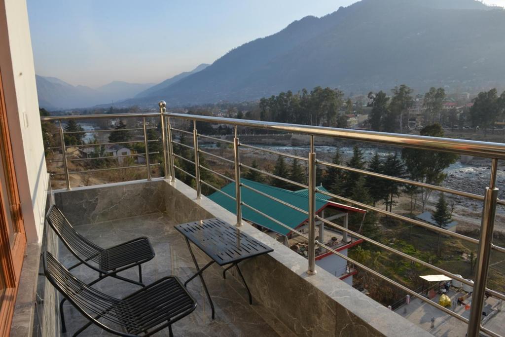 Tulip Flowing River View Hotel. Shamshi Εξωτερικό φωτογραφία
