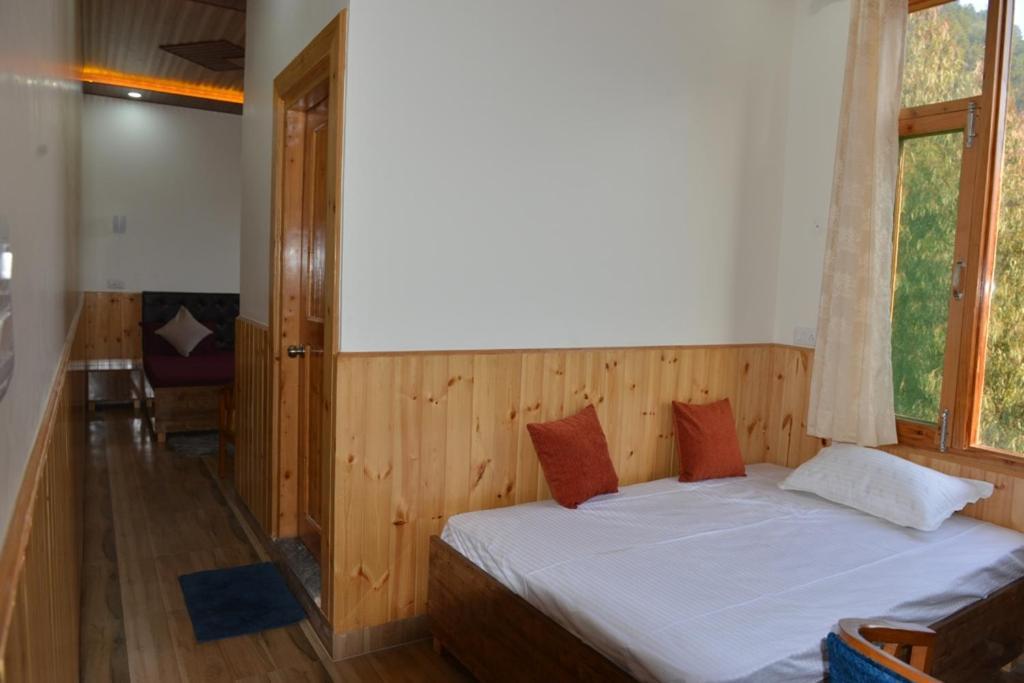 Tulip Flowing River View Hotel. Shamshi Εξωτερικό φωτογραφία